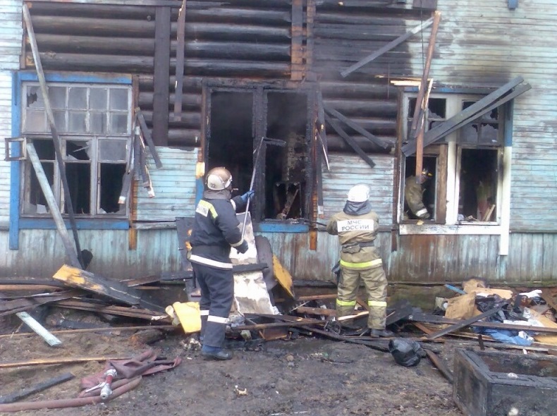 Дорожники в Балахне спасли детей из горящего дома в ковше погрузчика