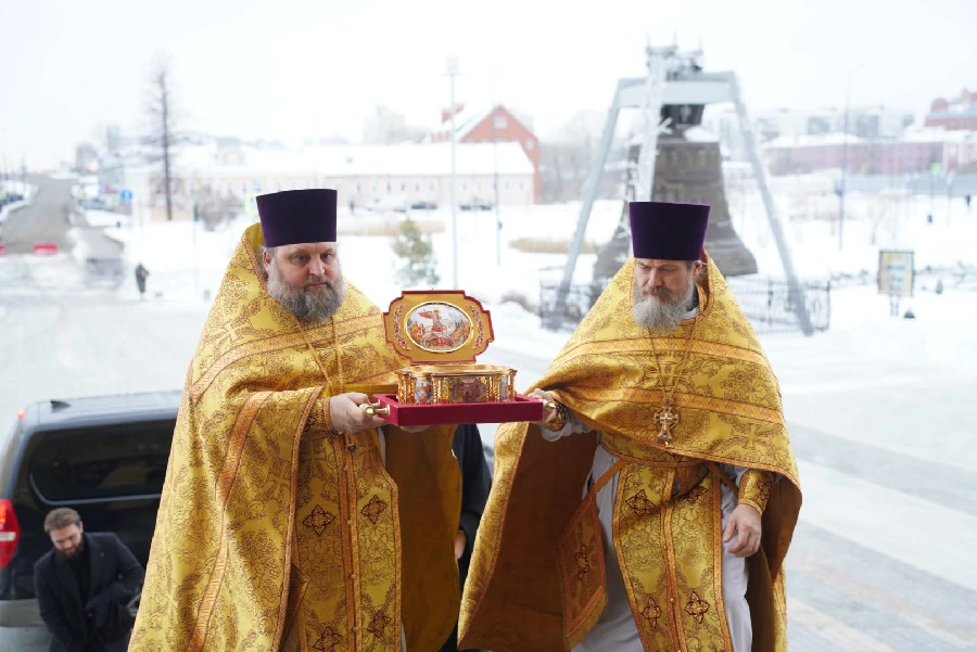 Ковчег с частицей мощей святого Георгия Победоносца прибыл в Нижний Новгород