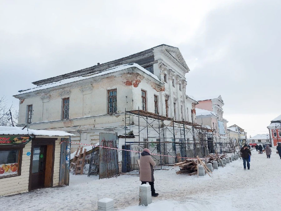 Реставрация исторических домов-близнецов началась на соборной площади Арзамаса