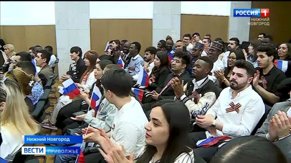 О вкладе в Победу - понятным языком: Иностранные студенты погрузились в историю трудового подвига горьковчан 