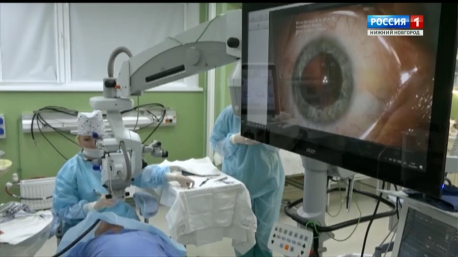 Новгород операция катаракта. Горбольница 1 офтальмологи,оперирующие катаракту. Глазной врач оперирует. Оперирующие офтальмологи со стажем. Оперирующие офтальмологи со стажем г. Москва.