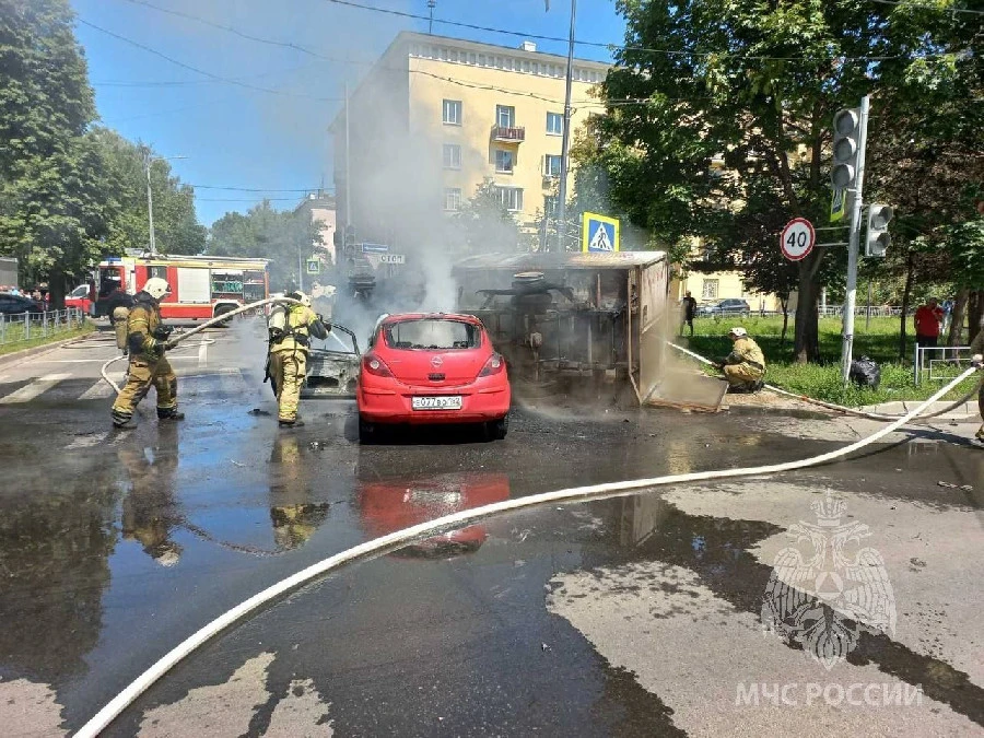 Два человека пострадали в ДТП с последующим возгоранием двух автомобилей в Нижнем Новгороде