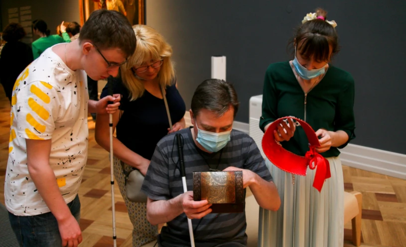 Экскурсии с тифлокомментариями стали доступны посетителям Нижегородского художественного музея