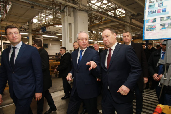 Глеб Никитин и Роман Головченко посетили завод «Красное Сормово» и Горьковский автозавод