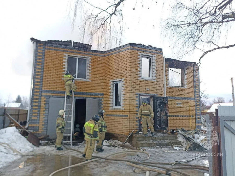 22-летняя нижегородка пострадала сегодня утром при пожаре в жилом доме села Вязовка Кстовского муниципального округа
