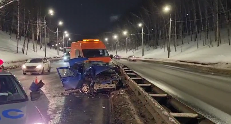 В Нижнем Новгороде один человек пострадал после столкновения снегоуборочной техники и автомобиля