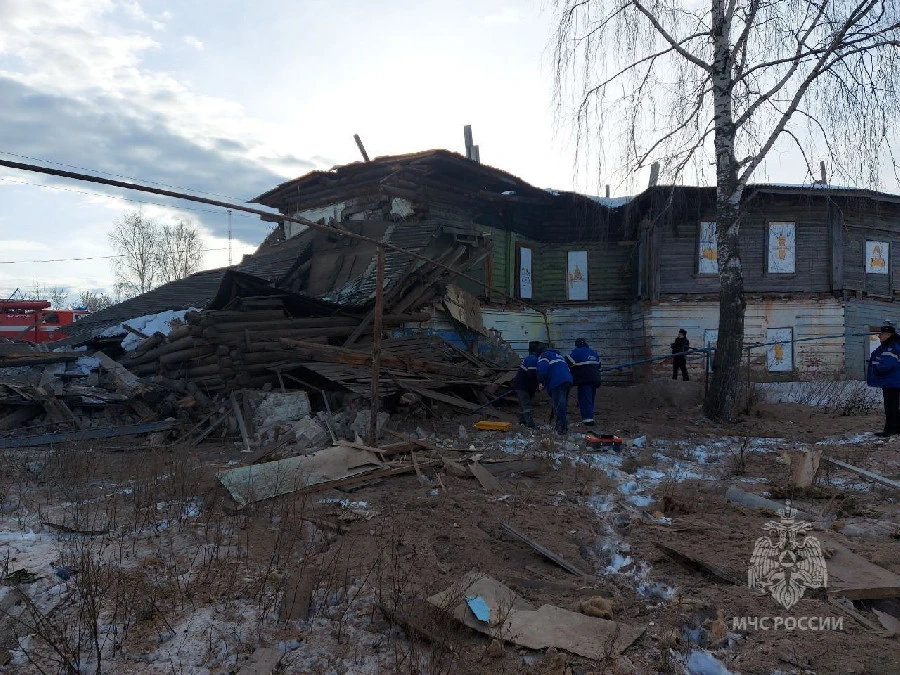 Взрыв газа произошел  в расселенном двухэтажном доме в Лукоянове