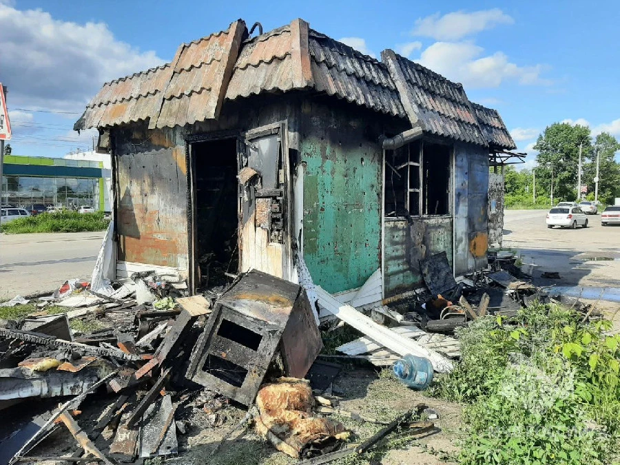 Минимаркет "Шаурма" сгорел в Заволжье в воскресенье 4 июня, пострадавших нет