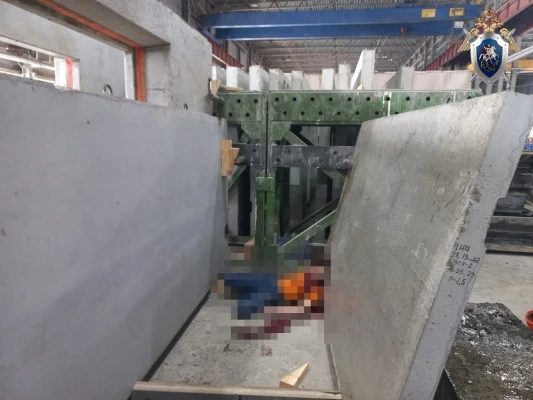 Рабочего насмерть задавило бетонной плитой в Нижнем Новгороде