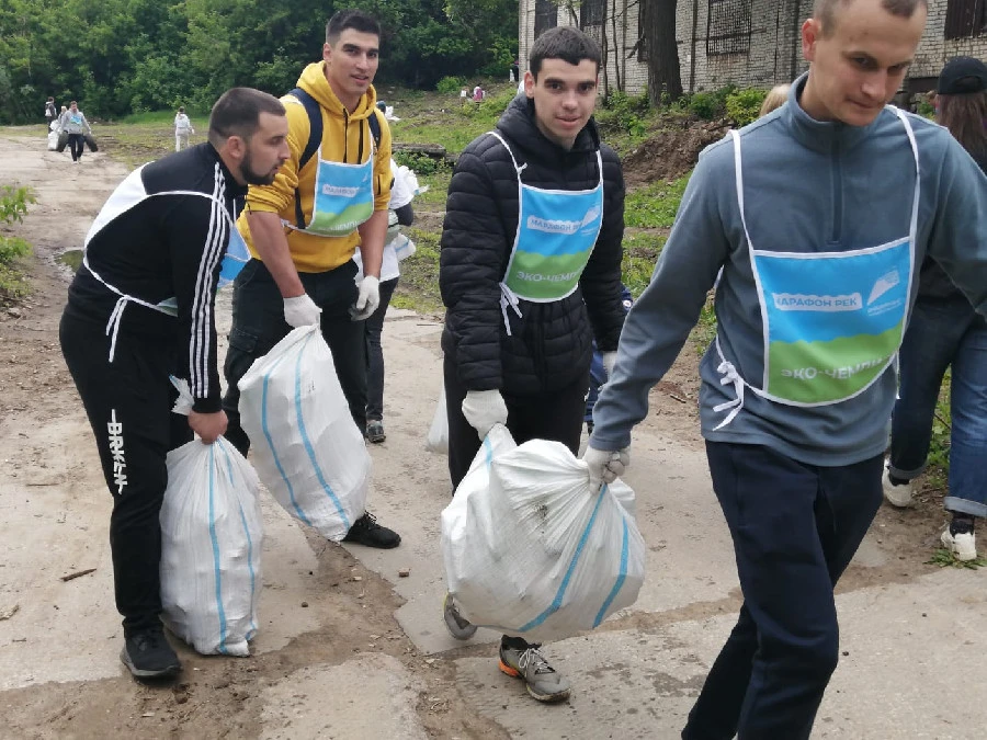 2,5 тонны мусора собрали экоактивисты с берега Оки на "Марафоне рек" в Нижнем Новгороде