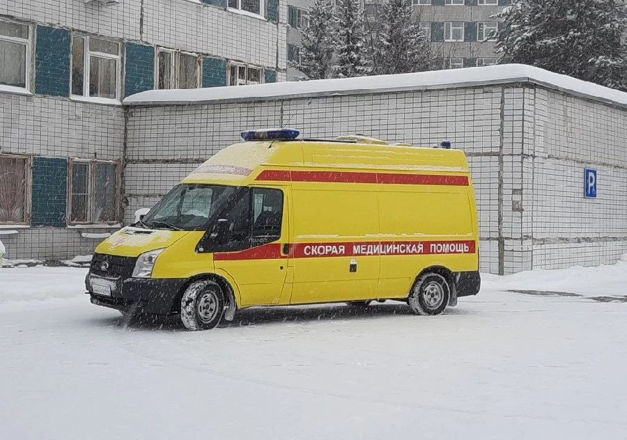 Сотрудник МЧС получил тяжелые травмы во время тушения пожара в Нижнем Новгороде