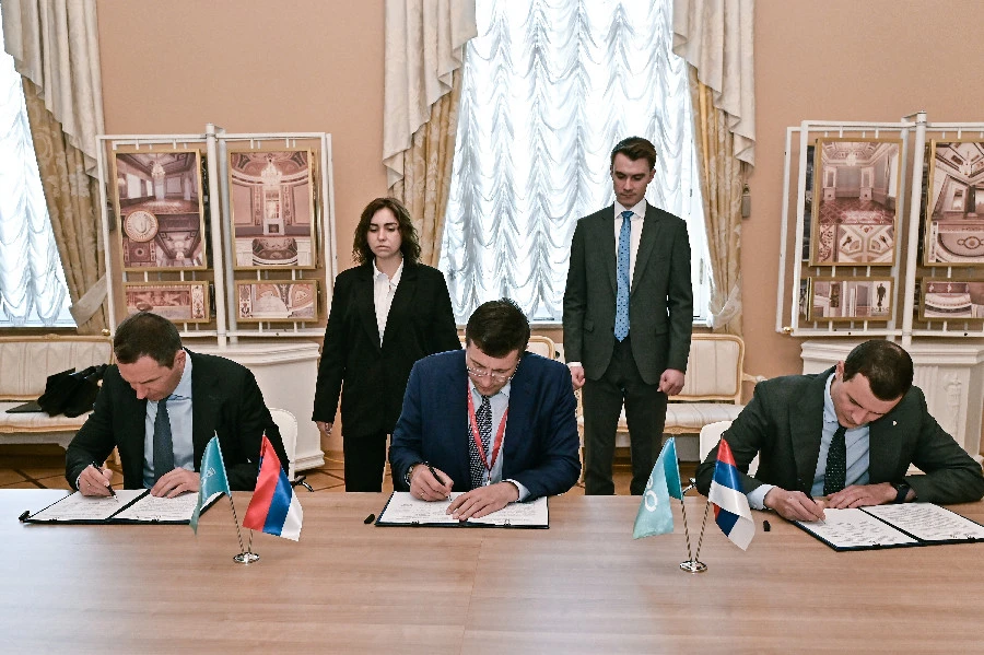 Глеб Никитин подписал соглашение по внедрению информационной системы для регоператоров