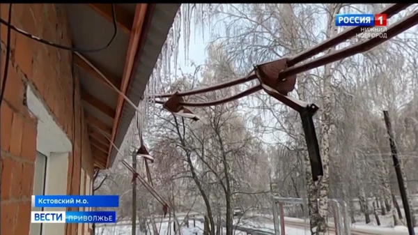 В деревне Новоликеево с прошлой зимы не могут установить снегозадержатели