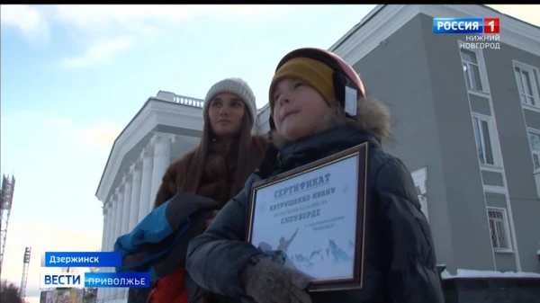 «Ёлка желаний»: 10-летний Иван получил в подарок сноуборд, необходимое снаряжение и курс обучения 