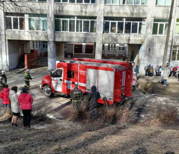 Несколько школ эвакуировали в Нижнем Новгороде утром 20 апреля