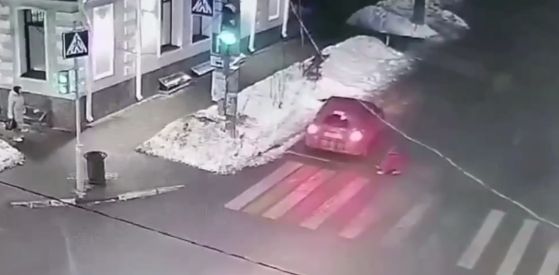 Пятиклассник попал под колеса автомобиля на пешеходном переходе в Нижнем Новгороде
