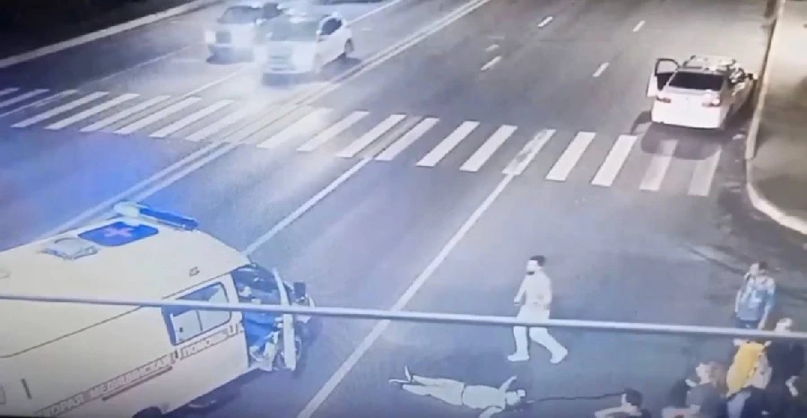 Пешеход попал под колеса автомобиля на проспекте Ленина