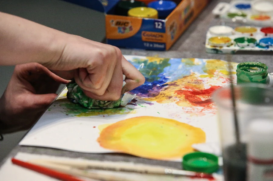 Юных нижегородцев с инвалидностью приглашают поучаствовать в творческом конкурсе «Я художник – я так вижу»