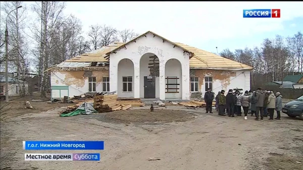 Жителей поселка Березовая Пойма беспокоит судьба местного Дома Культуры "Искра"