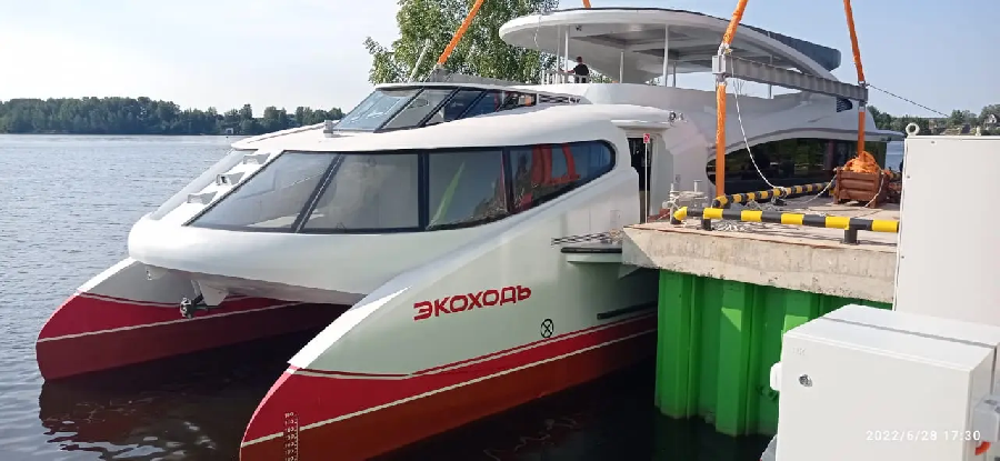 Пассажирский электрокатамаран «Экоходъ 2» для Нижнего Новгорода спущен на воду