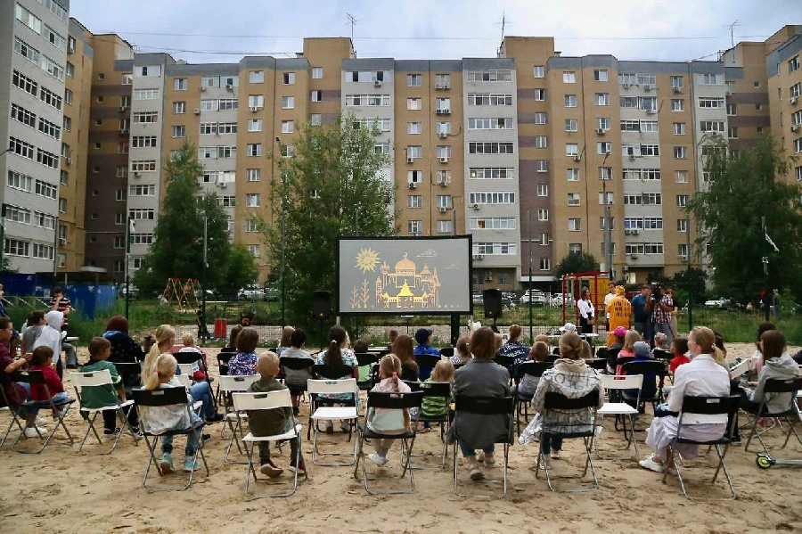 Летние кинопоказы в парках Нижнего Новгорода возобновляют свою работу. 