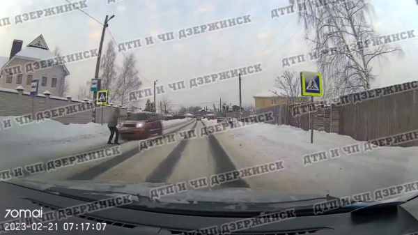 В Дзержинске иномарка сбила человека на пешеходном переходе