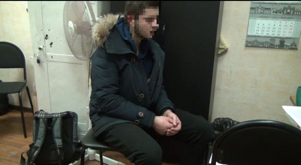 В Нижнем Новгороде задержали мошенника, служившего курьером в преступной схеме "Ваш родственник попал в ДТП"