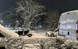 �������