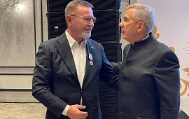 �������