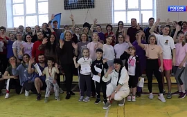 �������