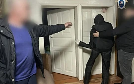 �������