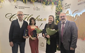 �������