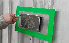 �������