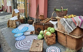 �������