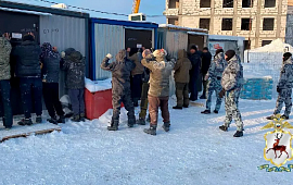 �������