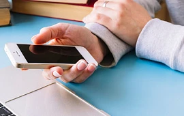 �������