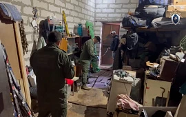 �������