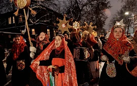 �������