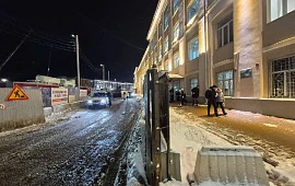 �������