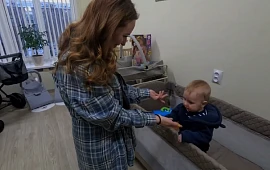 �������