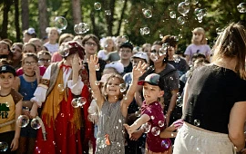 �������