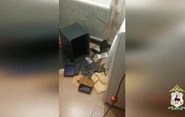 �������